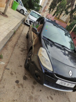 voitures-renault-clio-3-2011-bouhadjar-el-tarf-algerie