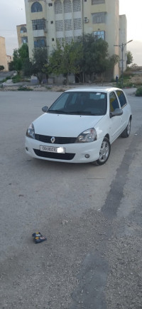 voitures-renault-clio-campus-2012-bye-les-eucalyptus-alger-algerie