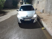 voitures-renault-clio-3-2011-ahmar-el-ain-tipaza-algerie