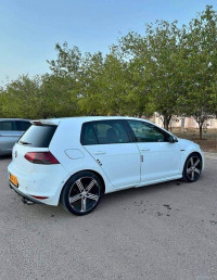 voitures-volkswagen-golf-7-2015-gti-batna-algerie