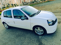 voitures-renault-clio-campus-2012-bye-zeralda-alger-algerie