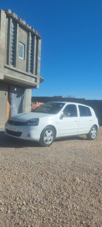 voitures-renault-clio-campus-2012-bye-el-eulma-setif-algerie