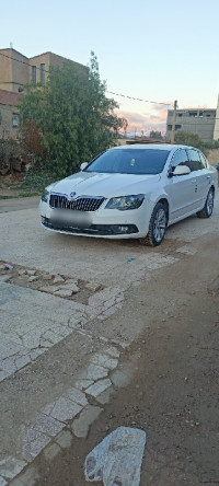 voitures-skoda-superb-2015-ain-defla-algerie