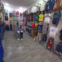  بيع محل لبيع ملابس الأطفال بكامل التجهيزات 