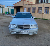 berline-mercedes-classe-c-2000-c220-bejaia-algerie