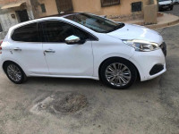 voitures-peugeot-208-2016-allure-facelift-beni-messous-alger-algerie