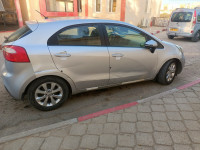 voitures-kia-rio-5-portes-2014-lardjem-tissemsilt-algerie