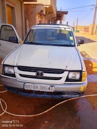 السيارات-النفعية-toyota-hilux-2005-فقارة-الزوى-عين-صالح-الجزائر
