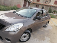 berline-nissan-sunny-2014-oum-el-bouaghi-algerie