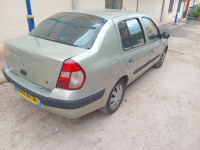 voitures-renault-clio-classique-2004-bouskene-medea-algerie