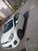 voitures-kia-rio-5-portes-2015-constantine-algerie