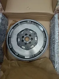 Volant moteur (Débrayable) clio 4 gtline 