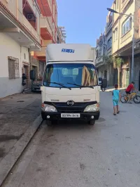 Hino Hino 300 