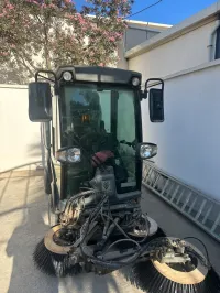 Location Balayeuse Karcher Professionnelle ave Chauffeur Nettoyage & Lavage Grandes Surfaces 