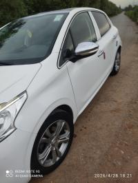 سيارات-peugeot-208-2015-allure-البويرة-الجزائر
