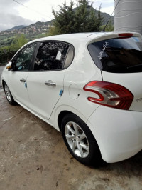 voitures-peugeot-208-2013-active-collo-skikda-algerie