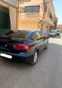 سيارات-renault-laguna-2-2001-مازونة-غليزان-الجزائر
