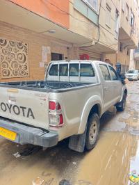 السيارات-النفعية-toyota-hilux-2013-أدرار-الجزائر