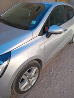 voitures-renault-clio5-2021-bou-saada-msila-algerie