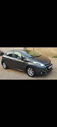 Peugeot 208 2016 