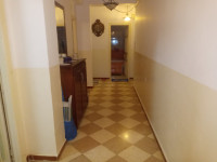 appartement-vente-f3-alger-bouzareah-algerie