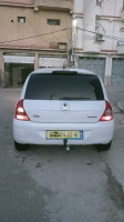 voitures-renault-clio-campus-2011-extreme-souk-ahras-algerie