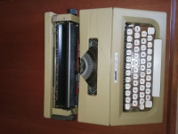 antiquites-collections-machine-a-ecrire-olivetti-medea-algerie