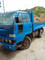 camion-daihatsu-delta-2009-mezerana-medea-algerie