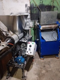 صناعة-و-تصنيع-machine-pour-savon-menage-الأخضرية-البويرة-الجزائر