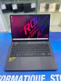 ASUS ROG Zephyrus G14 CORE : RYZEN 9 7940HS DISC : 01 TB  (SSD)  RAM : 16 GB  RTX 4060 8GB 