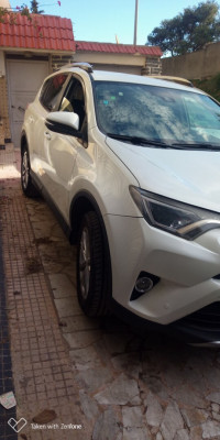 voitures-toyota-rav4-2017-alger-centre-algerie