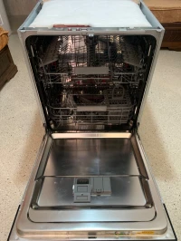 Lave vaisselle whirpool encastrable presque neuf 