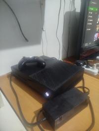 أجهزة-ألعاب-الفيديو-xbox-one-1tb-2-controllers-ميلة-الجزائر