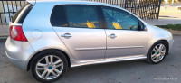 voitures-volkswagen-golf-5-2004-constantine-algerie