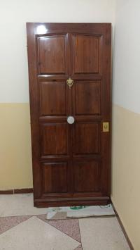 أثاث-آخر-une-porte-dentre-en-bois-rouge-sans-cadre-حيدرة-الجزائر