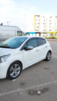 voitures-peugeot-208-2014-active-rouiba-alger-algerie