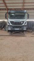 camion-iveco-tracteur-64-2015-chlef-algerie