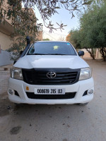 voitures-toyota-hilux-2015-legend-dc-4x4-laghouat-algerie