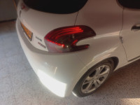 voitures-peugeot-208-2015-allure-chelghoum-laid-mila-algerie