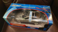 antiquites-collections-miniature-118-aston-martin-v12-vanquish-james-bond-007-die-another-day-ejector-seat-really-works-staoueli-alger-algerie