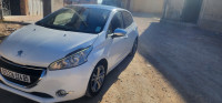 voitures-peugeot-208-2014-allure-batna-algerie