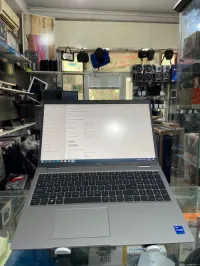 Dell Precision 3560 - 15.6" FHD - Core™ I7-1165G7 -  NVIDIA Quadro T500 - RAM 16 Go - 512 Go NVMe