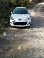 voitures-peugeot-207-2012-setif-algerie