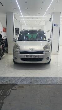 السيارات-النفعية-peugeot-partner-2014-tepee-allure-بجاية-الجزائر