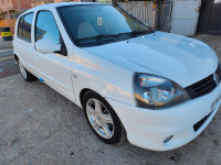 voitures-renault-clio-campus-2012-bye-aflou-laghouat-algerie