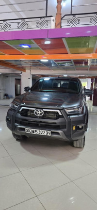 utilitaire-toyota-hilux-2022-legend-dc-4x4-pack-luxe-djelfa-algerie