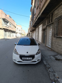 voitures-peugeot-208-2015-allure-batna-algerie