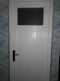 ابواب من البلاستيك الصلب  POTES PVC