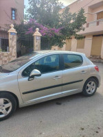 voitures-peugeot-207-2007-ain-temouchent-algerie