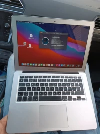 Macbook air 13" 4Go RAM 128 Go
